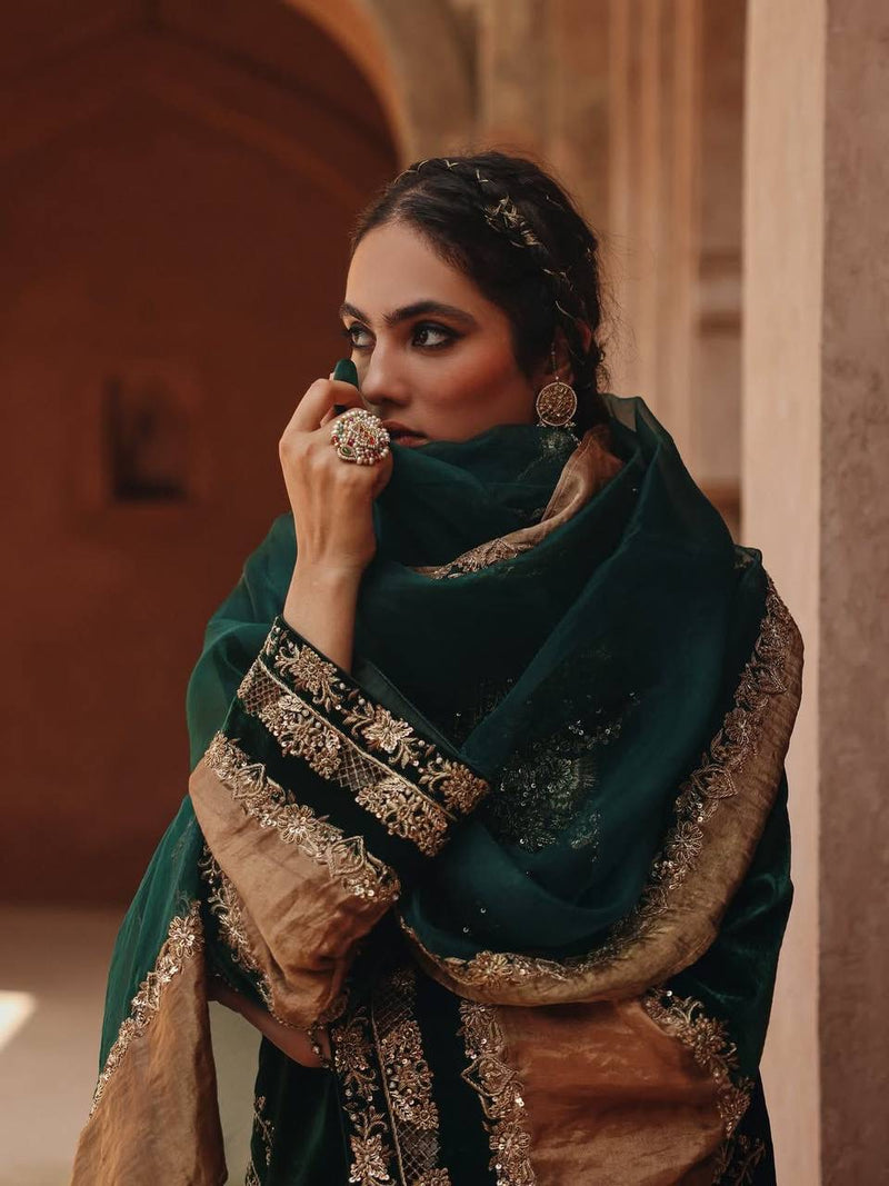 LG 2032 Luxury Velvet Embroidered Kurta Salwar 3-Piece Set