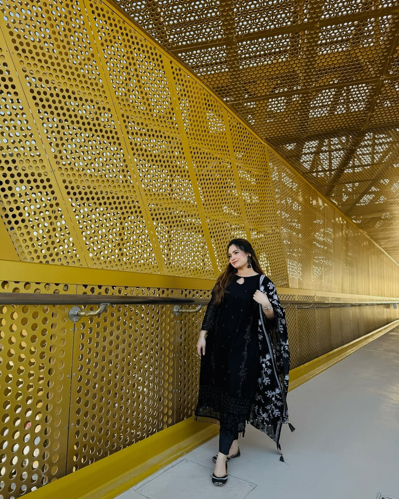 Chevron 3373 Stylish Black Pakistani Outfit