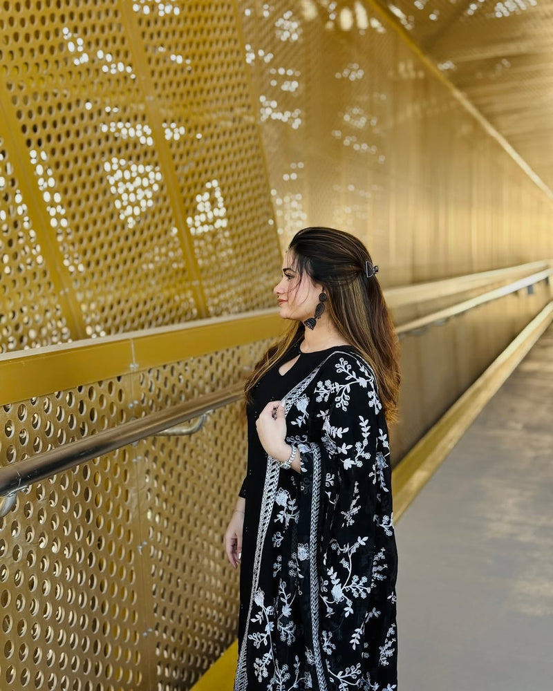 Chevron 3373 Stylish Black Pakistani Outfit