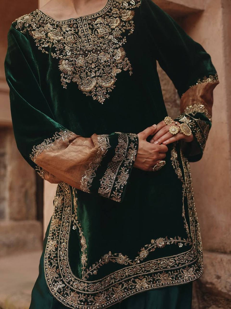 LG 2032 Luxury Velvet Embroidered Kurta Salwar 3-Piece Set