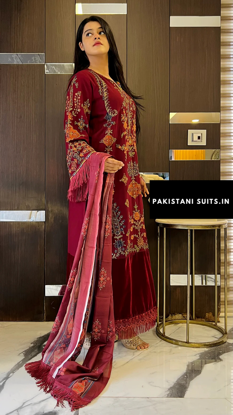 Durefishan Lawn Set Emboridery Work Pakistani Suits