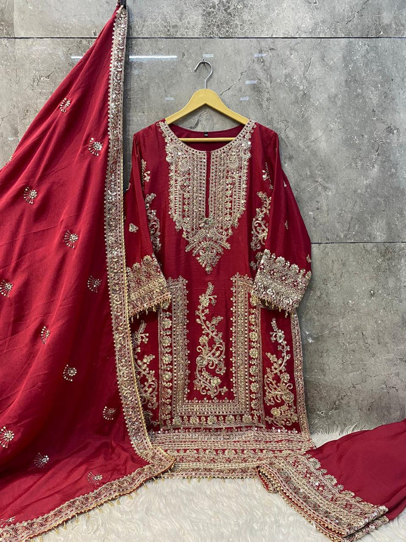 Hoor 105 A Heavy Chinon Embroidery Worked Pakistani Suits