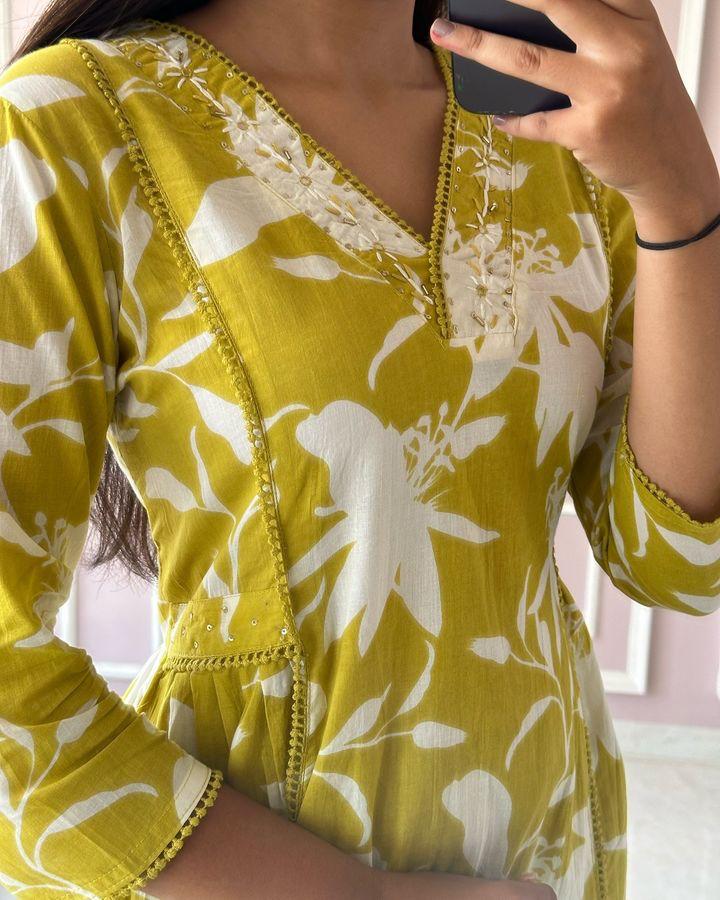 Sanskriti 9005 Cotton Fabric In Abstract Floral Print Kurti