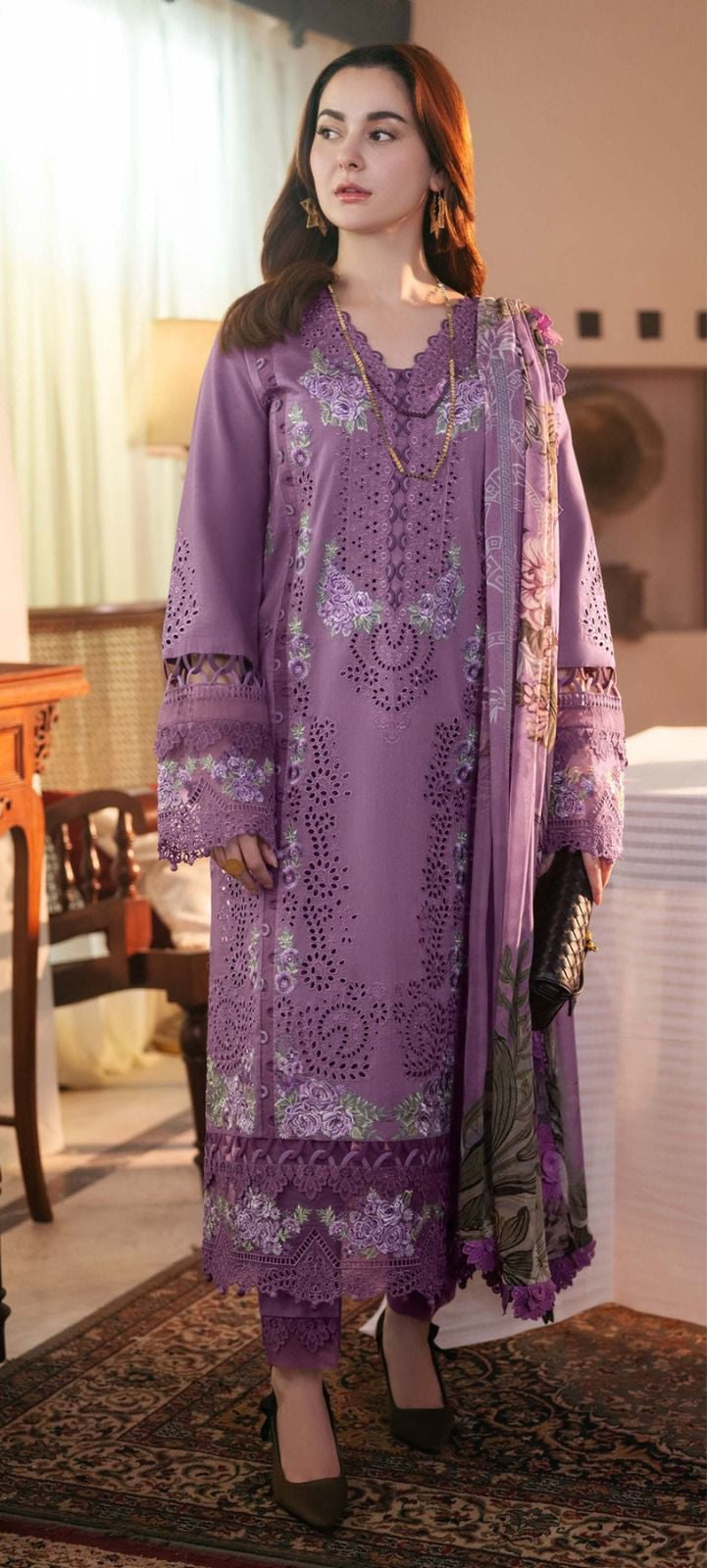 Saniya Trendz 25006 Cotton With Chikankari Embroidered Worked Pakistani Suits