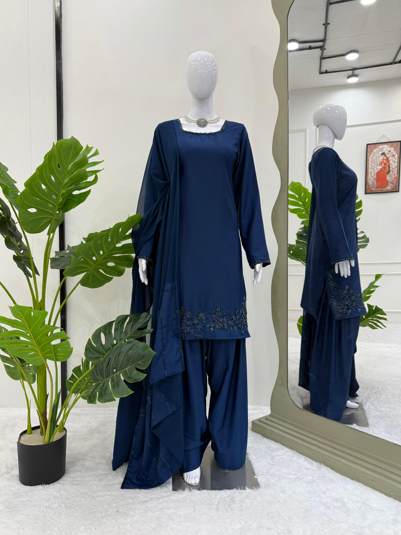 JF 5886 Natural Crep Designer Wear Stylish Looking Pakistani Farshi Suits