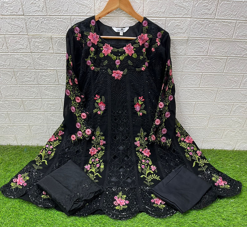 Laxuria Trendz 1505 B Designer Style Tunic Classic Heavy Embroidery Luxury Pŕet