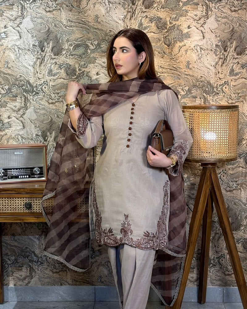 ZSR 3127 Fox Georgette With Embroidery Thread Work Traditional Wear