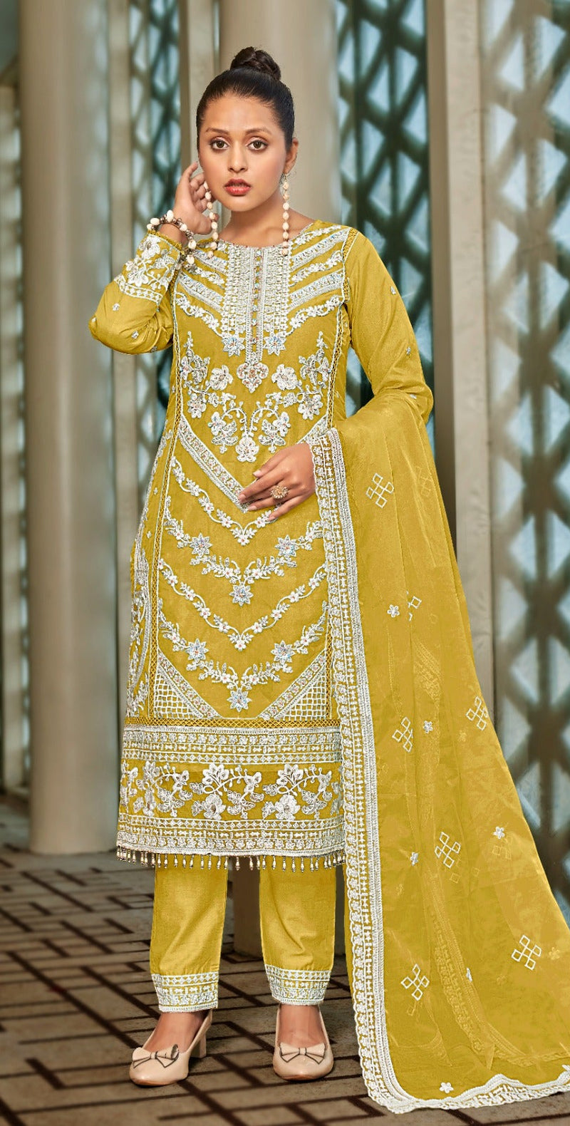 Motifz 666 Organza With Embroidery Khatli Work Pakistani Suits