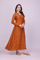 Vt 1302 Vichitra Silk Traditional Gown