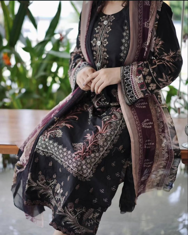 Chevron 3374 Luxury Lawn Collection Pakistani Suits